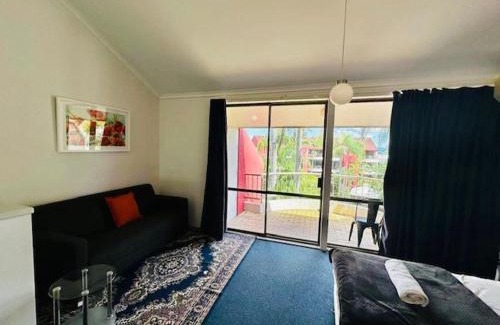 Surfers Paradise Apartment | Enderley Gardens Resort
