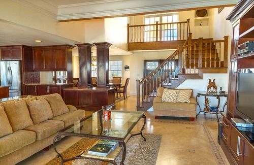 Ocean Point Villa | Endless Ocean Views, Amazing sunsets, pool,kayaks, pool table and games!