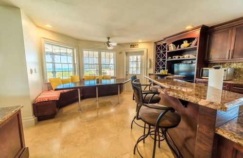 Ocean Point Villa | Endless Ocean Views, Amazing sunsets, pool,kayaks, pool table and games!