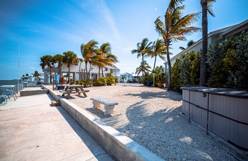 Cudjoe Key RV Rental | Endless Ocean Views - RV589