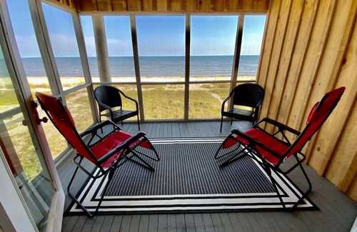 Alligator Point House | Endless Summer Beachfront! 4 bd/3 bathroom