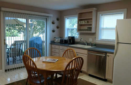 Petoskey House | "Endless Sunsets on the Bay" nClean, cozy, walk to water, next to Bike Trail.