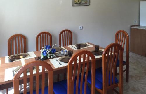 Yavory Hotel | Eney Budget Three-Room Apartment