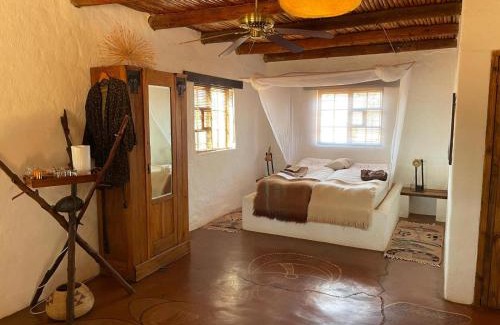 Windhoek Cabin | Eningu Kalahari Lodge