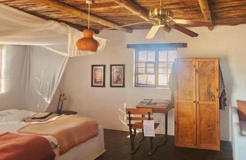 Windhoek Cabin | Eningu Kalahari Lodge