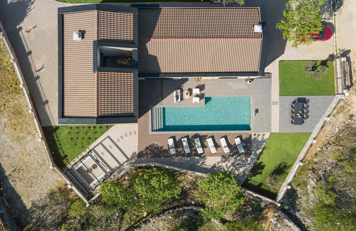 Garica House | Enjoy a fantastic vacation in this attractive vacation home with pool and sauna.