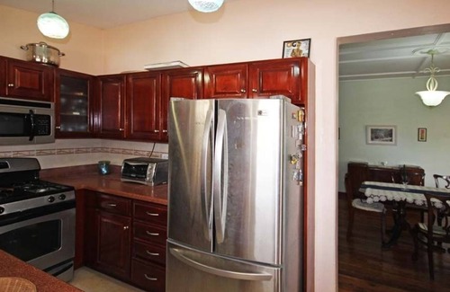 Brighton Apartment | Enjoy A Peaceful Vacation Steps away from a Pristine Beach On The West Coast