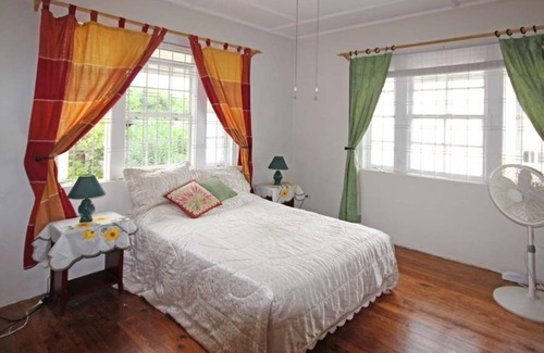 Brighton Apartment | Enjoy A Peaceful Vacation Steps away from a Pristine Beach On The West Coast