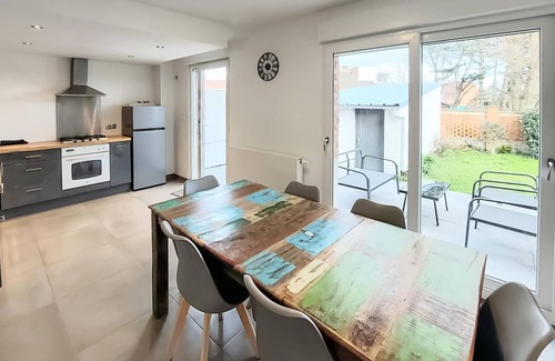 Leffrinckoucke House | Enjoy a relaxing stay in this charming townhome located just minutes from beautiful North Beach.