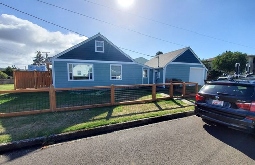 Florence Cottage | Enjoy All the Amenities the Oregon Coast Has to Offer