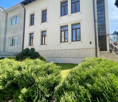 Cluj-Napoca Apartment | Enjoy Apartments - Central Villa Retreat