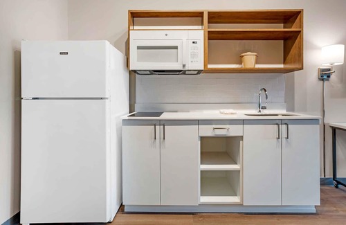 Trailer Estates Hotel | Enjoy Comfort at Spacious Studio Near Wawa Gas Station