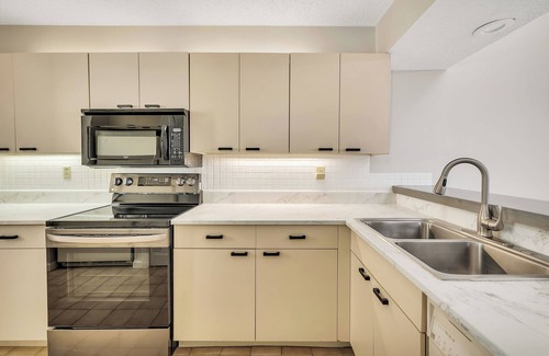 Saint Simons Island Condo | Enjoy Full Resort Access and Ocean Views at KP478!