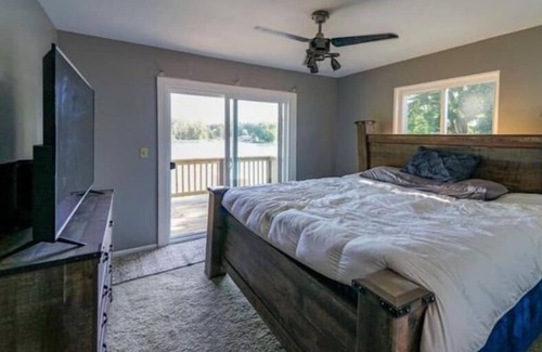 Lake Fenton House | Enjoy Lake Fenton’s Beauty.