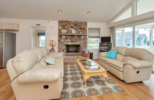 Twin Oaks House | Enjoy lake views in this cozy home w/dock, 2 firepits, indoor & outdoor fun!