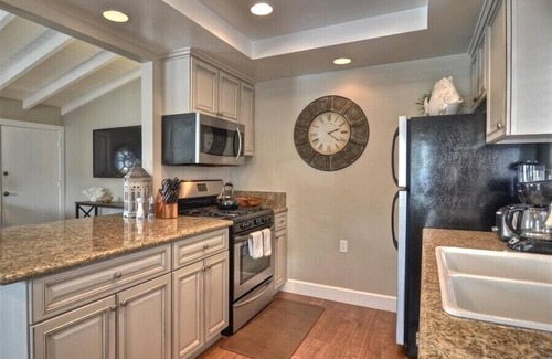 Corona del Mar Cottage | Enjoy Ocean View from Large Private Patio, A/C & Garage