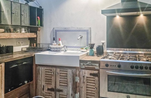 LHoumeau House | Enjoy romantic vacations in this charming little village house near the beach.