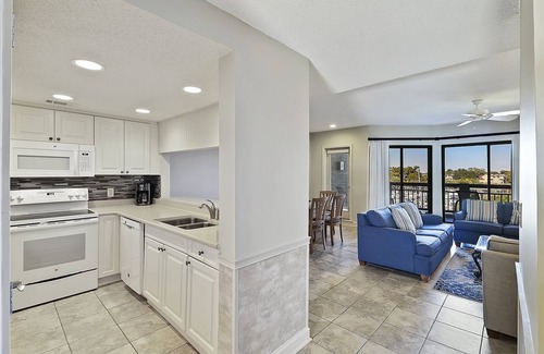 Shelter Cove Condo | Enjoy Shelter Cove Harbour & Marina with Best Summertime Fireworks View - HS7329