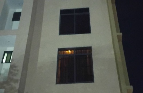 Dar es Salaam House | Enjoy spacious 3-bedroom apartment with WiFi, AC in charming Dar es Salaam City