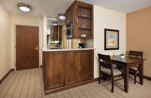 Crested Butte Hotel | Enjoy Stunning Views at a Scenic Room Near Crested Butte | Pet-friendly