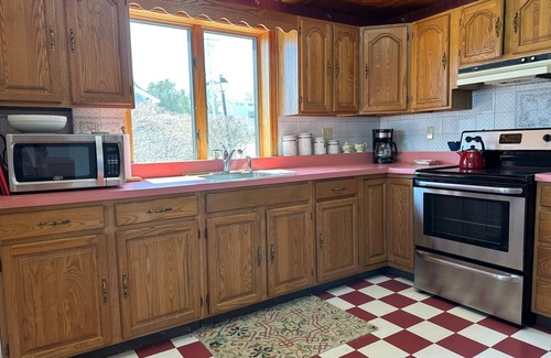 Mid-Coast and Islands Cottage | Enjoy Stunning Ocean Views & Coastal Access at Sea Mist Overlook!