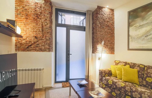 Malasana Apartment | Enjoy the center of Madrid! Sharing Co. 2 Bedroom Apartment