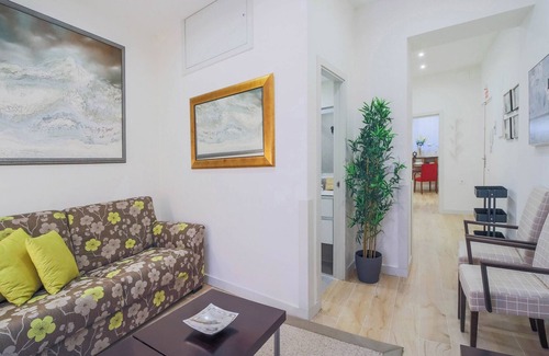Malasana Apartment | Enjoy the center of Madrid! Sharing Co. 2 Bedroom Apartment