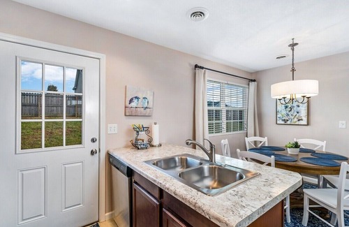 Bluff City House | Enjoy the comfort of this luxurious home with outstanding facilities in the serene neighborhood.