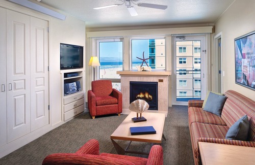 Seaside Gilbert District Resort | Enjoy the Historic Lewis and Clark trail!