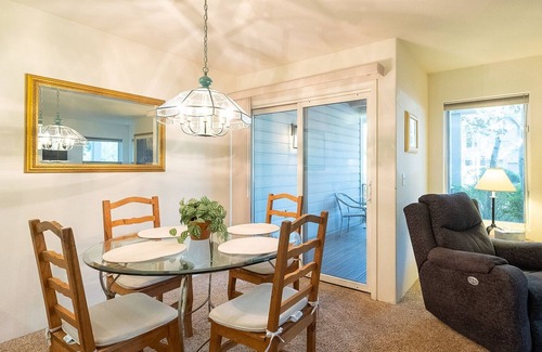 Kings Beach Condo | Enjoy the Lakeview! Complex centrally located in Kings Beach, right on the Lake!