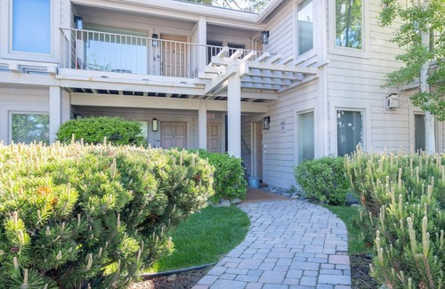 Kings Beach Condo | Enjoy the Lakeview! Complex centrally located in Kings Beach, right on the Lake!