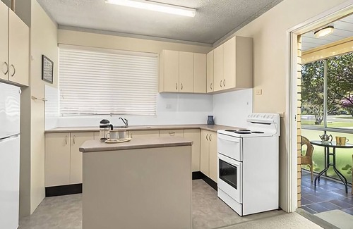 Urunga Apartment | Enjoy the very best of the coastal lifestyle in this ground-floor, two-bedroom apartment