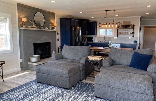 Houghton Lake House | Enjoy Time Surrounded by Style & Beauty. Fully Updated 3BR 2 Bth Lake Front Home