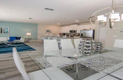 Kissimmee Ski Chalet | Enjoyable Townhouse 4Bed/3Bath/Pool/5Min From Disney