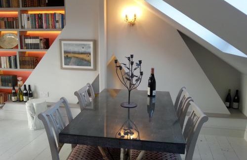 Nine Elms Bed & Breakfast | Ensuite B&B Roof Terrace Nr Nine Elms