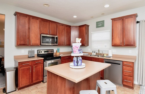 Dayton House | Entertainer Dream-Game Room, WPAFB, Downtown