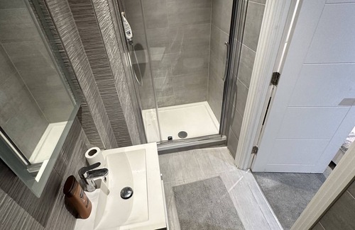 North Finchley Apartment | Entire 2 bedroom apartment!