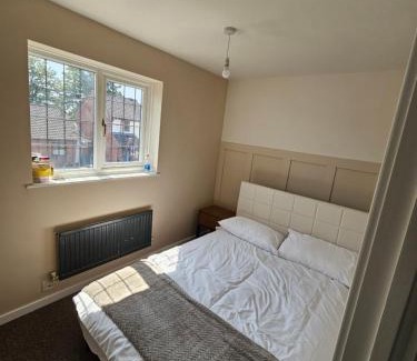 Stonnall Bed & Breakfast | Entire 3 bedroom luxury house - Quiet & Central with free parking