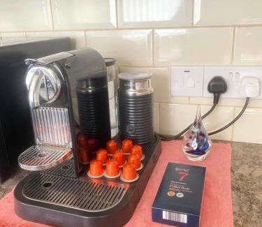 Liverpool House | Entire 4 bedroom House - EV POINT & FREE PARKING