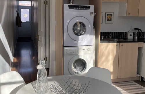 De Lorimier Apartment | Entire apartment in the heart of the plateau