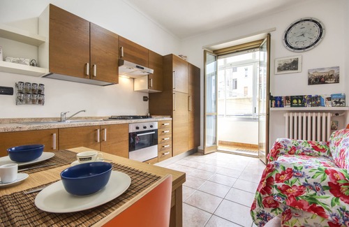 Parella Apartment | Entire apartment with car parking in the yard, 3 min from the pyramids