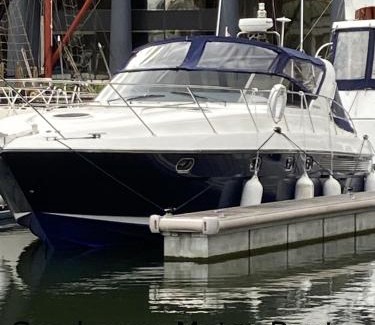 Tower Hill Boat Rental | Entire Boat at St Katherine Docks 2 Available select using room options