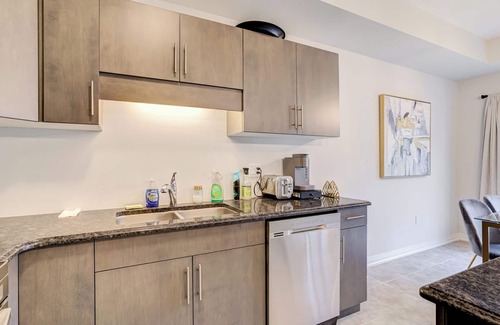 Niagara Falls House | Entire Family House 4 Bedroom - Niagara Falls
