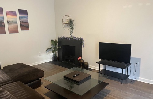 Lindbergh House | Entire Home 3 Bedroom