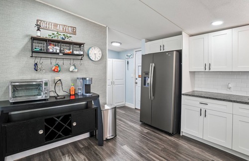 Weeki Wachee Gardens House | Entire Home on the water! 3/2