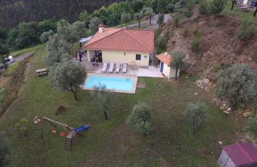 Molares House | Entire house for 5 people, private pool, pet friendly. All equipped.