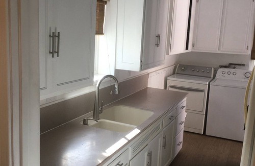 Baldwin Park House | Entire House 900 S.F. 2 bed/1 bath 15 mins from DownTown Los Angeles