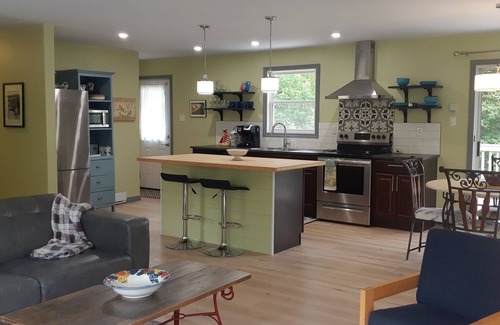 Bridgewater House | Entire house, Bridgewater. 2 Bedrooms, sleeps 4, 1.5 baths