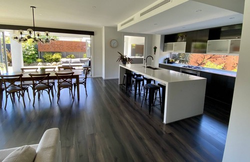 Mount Duneed House | Entire house close to beaches and shops
