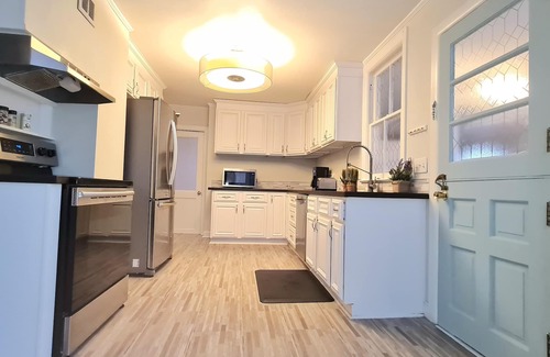 Avon House | Entire House w private yard/stone fire pit in Bay Head beach
